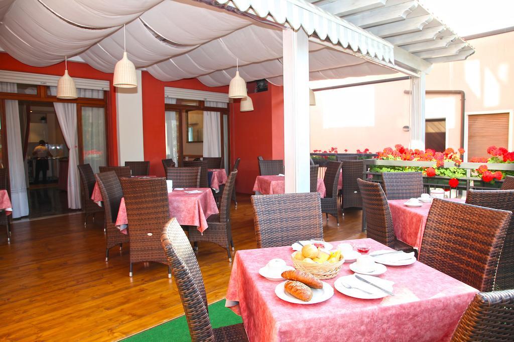 Hotel Smeraldo Lido di Jesolo Kültér fotó